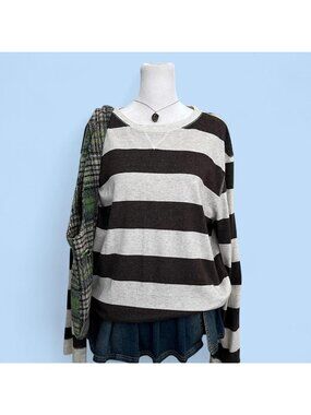 brown striped indie emo skater grunge thermal